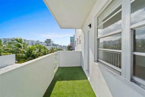 Condominio en venta en Miami Beach, Florida, 1 dormitorio, 61.78 m2 № 1331236 - foto 7