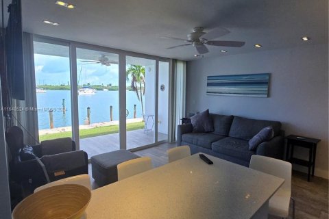 Condominio en venta en Marathon, Florida, 1 dormitorio, 54.53 m2 № 1331283 - foto 14