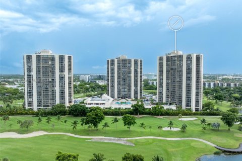 Condominio en venta en Aventura, Florida, 2 dormitorios, 121.98 m2 № 1331513 - foto 1