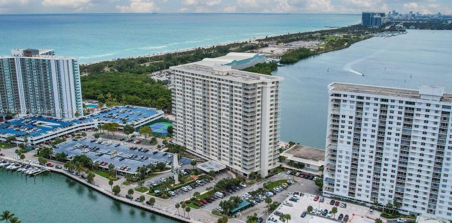 Condo in Sunny Isles Beach, Florida, 1 bedroom  № 1345992