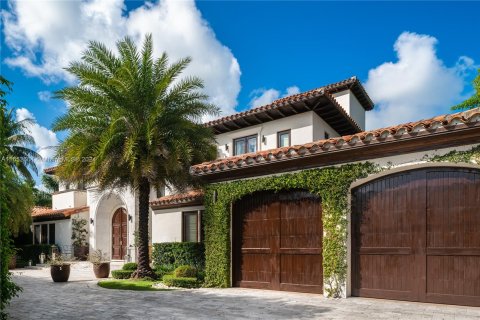 House in Miami Beach, Florida 7 bedrooms, 900.78 sq.m. № 1345994 - photo 13