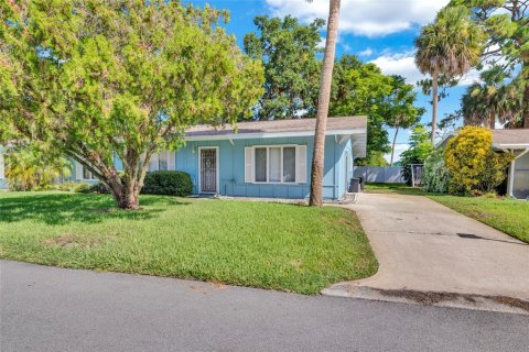 Duplex à vendre à New Smyrna Beach, Floride: 2 chambres, 123.19 m2 № 1276133 - photo 1