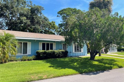 Duplex à vendre à New Smyrna Beach, Floride: 2 chambres, 123.19 m2 № 1276133 - photo 2