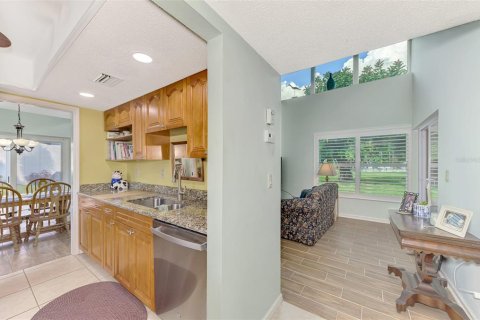 Condo in Venice, Florida, 2 bedrooms  № 1375138 - photo 13