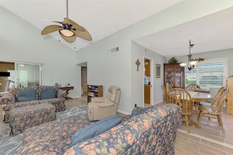 Condo in Venice, Florida, 2 bedrooms  № 1375138 - photo 17