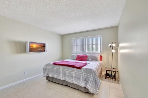 Condo in Pompano Beach, Florida, 2 bedrooms  № 1159969 - photo 17