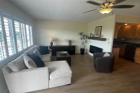 Condo in Deerfield Beach, Florida, 1 bedroom  № 1401550 - photo 9