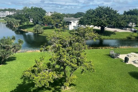 Condo in Deerfield Beach, Florida, 1 bedroom  № 1401550 - photo 18