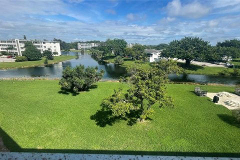 Condo in Deerfield Beach, Florida, 1 bedroom  № 1401550 - photo 16