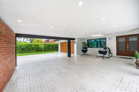 Villa ou maison à vendre à Miami, Floride: 5 chambres, 256.5 m2 № 1401589 - photo 2