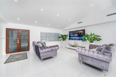 Villa ou maison à vendre à Miami, Floride: 5 chambres, 256.5 m2 № 1401589 - photo 4