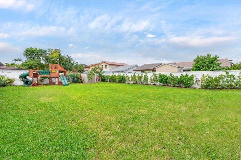 Villa ou maison à vendre à Miami, Floride: 5 chambres, 256.5 m2 № 1401589 - photo 16