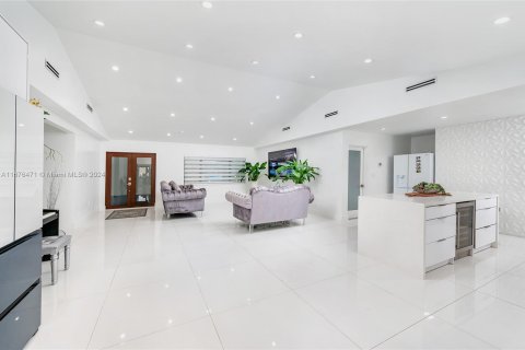 Villa ou maison à vendre à Miami, Floride: 5 chambres, 256.5 m2 № 1401589 - photo 5