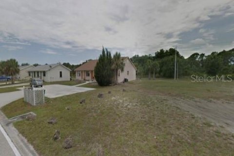 Terreno en venta en Rotonda, Florida № 1032273 - foto 1