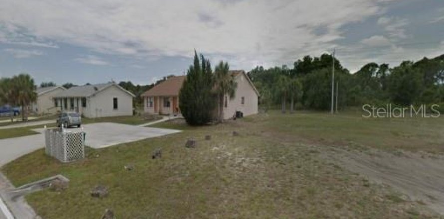 Land in Rotonda, Florida № 1032273