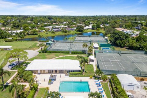 Villa ou maison à vendre à Stuart, Floride: 4 chambres, 263.47 m2 № 1054755 - photo 1