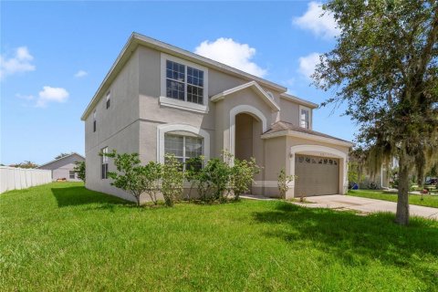 Villa ou maison à vendre à Kissimmee, Floride: 5 chambres, 267.28 m2 № 1351290 - photo 1