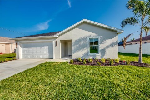 Villa ou maison à vendre à Cape Coral, Floride: 4 chambres, 191.19 m2 № 1351251 - photo 1