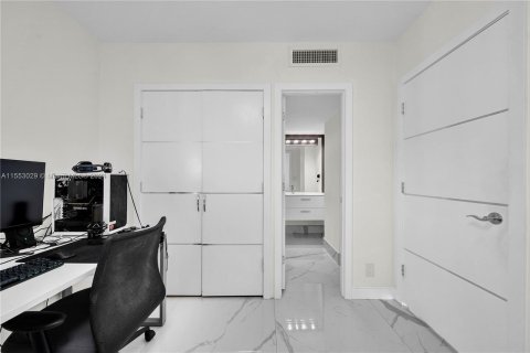 Condominio en venta en Aventura, Florida, 2 dormitorios, 105.72 m2 № 1073028 - foto 27