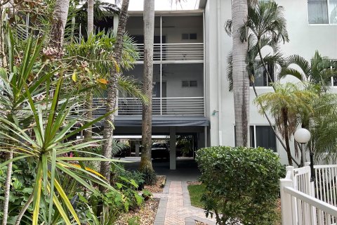 Condo in Fort Lauderdale, Florida, 1 bedroom  № 1019635 - photo 4