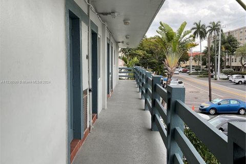 Condo in Fort Lauderdale, Florida, 1 bedroom  № 1019635 - photo 16