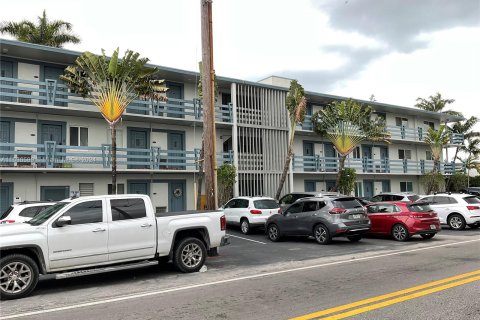 Condo in Fort Lauderdale, Florida, 1 bedroom  № 1019635 - photo 2