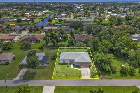 Casa en venta en Port Charlotte, Florida, 3 dormitorios, 144.28 m2 № 1354000 - foto 2