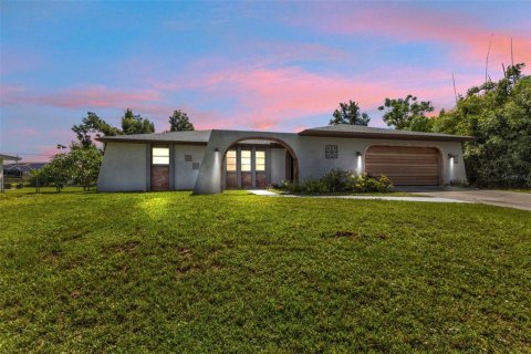 Casa en venta en Port Charlotte, Florida, 3 dormitorios, 144.28 m2 № 1354000 - foto 1