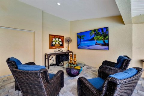 Casa en venta en Tampa, Florida, 4 dormitorios, 225.57 m2 № 1393407 - foto 18