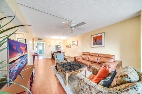 Condo in Coconut Creek, Florida, 2 bedrooms  № 1208713 - photo 12