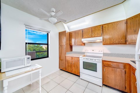 Condo in Coconut Creek, Florida, 2 bedrooms  № 1208713 - photo 18