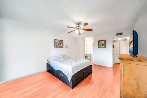 Condo in Coconut Creek, Florida, 2 bedrooms  № 1208713 - photo 6