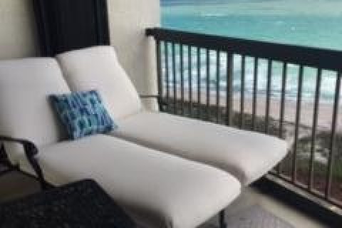 Condo in Hutchinson Island South, Florida, 2 bedrooms  № 1040786 - photo 18