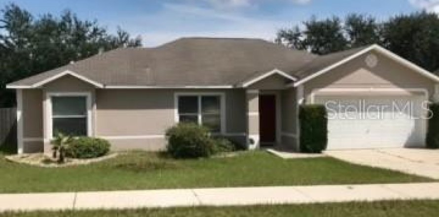 House in Minneola, Florida 3 bedrooms, 126.07 sq.m. № 1389212