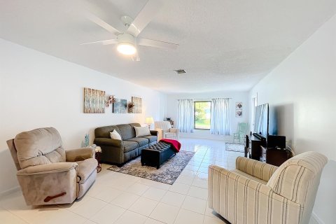 Condo in Boynton Beach, Florida, 2 bedrooms  № 1073815 - photo 16