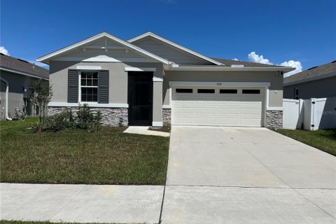 Villa ou maison à louer à Okahumpka, Floride: 3 chambres, 160.26 m2 № 1346872 - photo 1