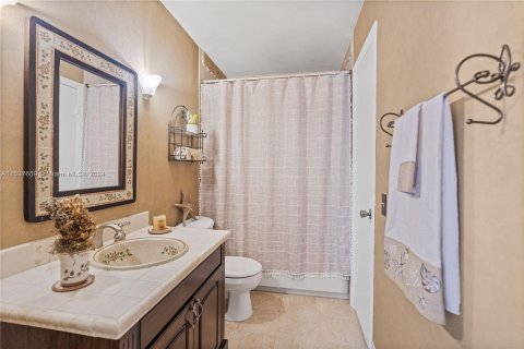 Casa en venta en Miami Lakes, Florida, 4 dormitorios, 235.04 m2 № 1023676 - foto 21