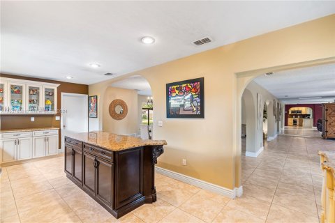 Casa en venta en Miami Lakes, Florida, 4 dormitorios, 235.04 m2 № 1023676 - foto 5