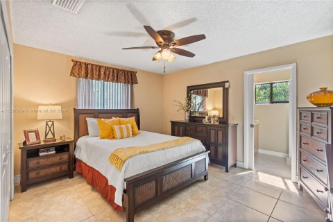 Casa en venta en Miami Lakes, Florida, 4 dormitorios, 235.04 m2 № 1023676 - foto 15