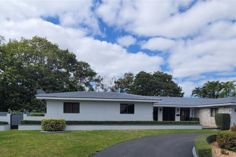Villa ou maison à vendre à Miami Lakes, Floride: 4 chambres, 235.04 m2 № 1023676 - photo 1