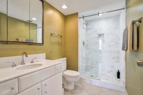 Condo in Fort Lauderdale, Florida, 2 bedrooms  № 1023731 - photo 27