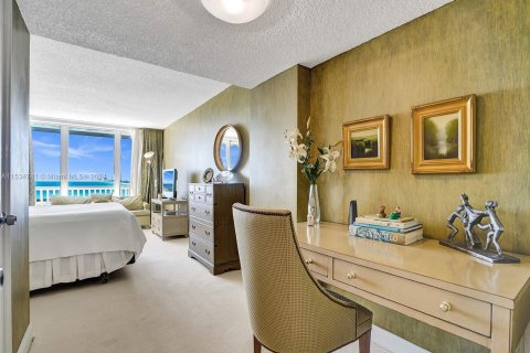 Condo in Fort Lauderdale, Florida, 2 bedrooms  № 1023731 - photo 29