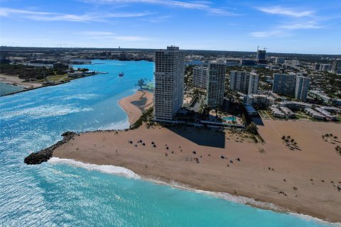 Condo in Fort Lauderdale, Florida, 2 bedrooms  № 1023731 - photo 3