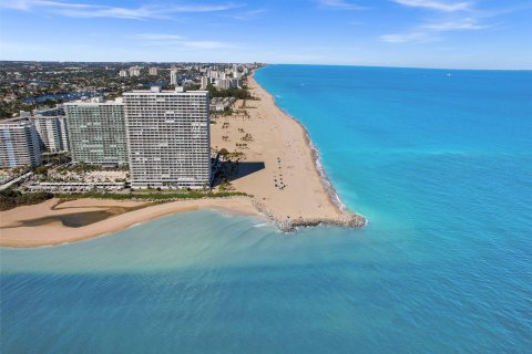 Condo in Fort Lauderdale, Florida, 2 bedrooms  № 1023731 - photo 13