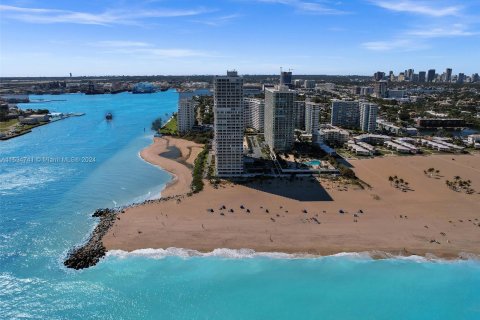 Condo in Fort Lauderdale, Florida, 2 bedrooms  № 1023731 - photo 2