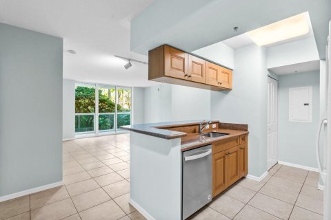 Condo in Fort Lauderdale, Florida, 2 bedrooms  № 1038362 - photo 25