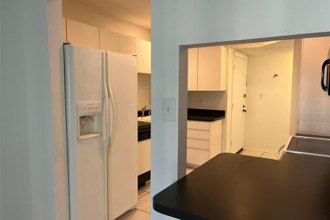 Condo in Tampa, Florida, 3 bedrooms  № 1420893 - photo 9