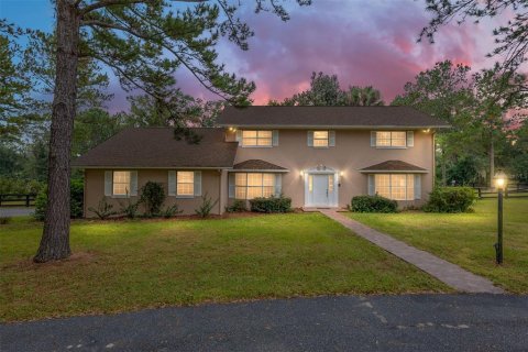 House in Ocala, Florida 4 bedrooms, 258.92 sq.m. № 1421952 - photo 1