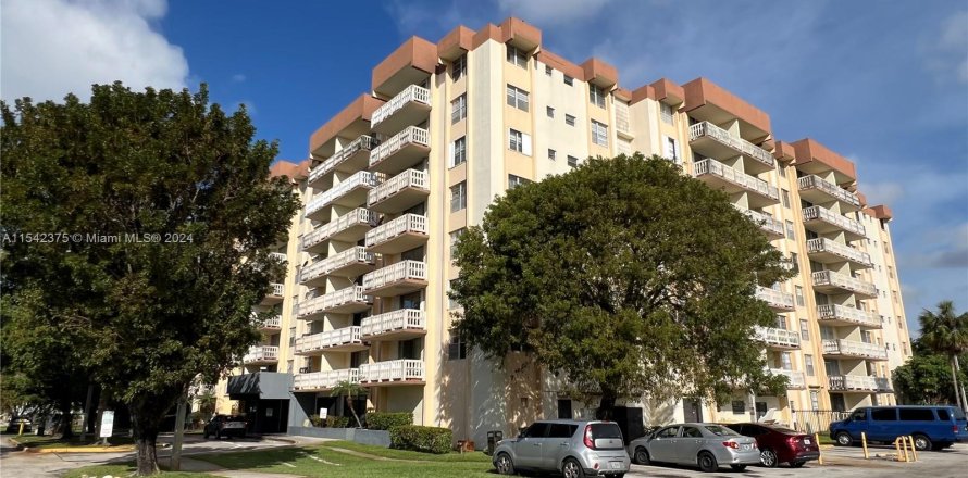 Condo in Miami, Florida, 1 bedroom  № 1057640