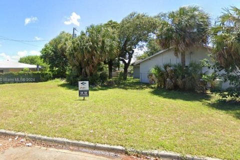Купить земельный участок в Форт-Лодердейл, Флорида № 1057641 - фото 11